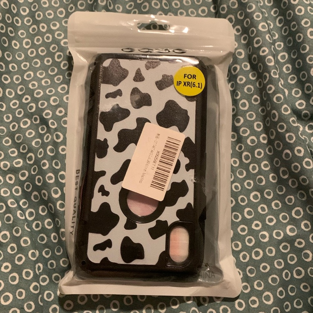 iPhone XR case from Amazon brand Ottartaks.